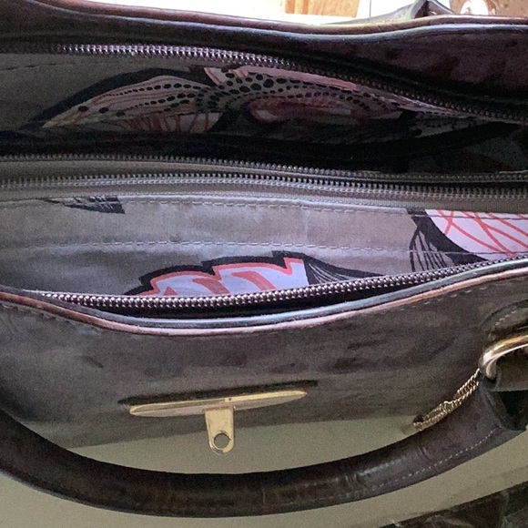 βοΈ NWOT TEXTURED Brown Handbag w GOLD HardWare - Picture 5 of 15